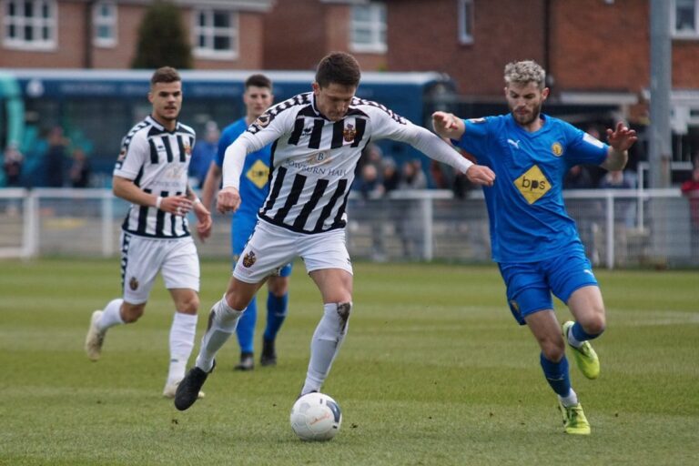 Rob Ramshaw tries to force an opening in the first half.