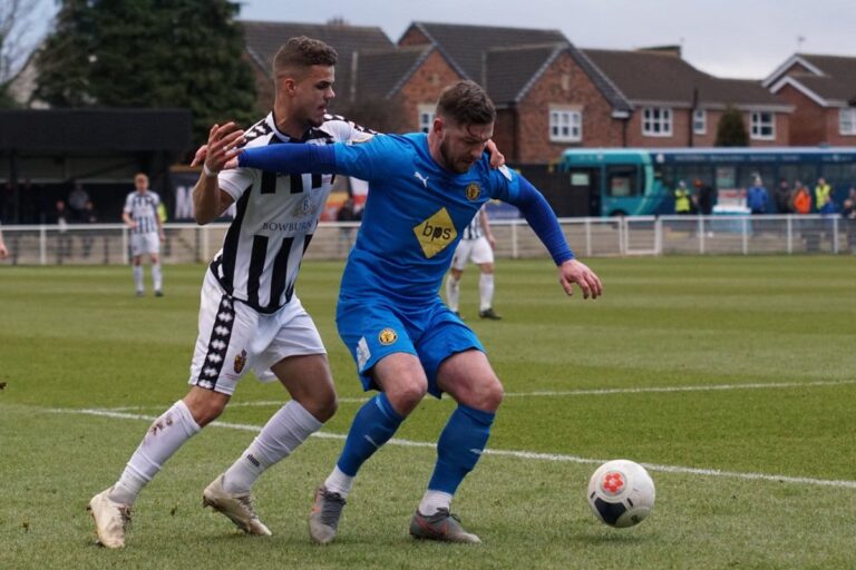 Tyler Forbes goes up against Stephan Morley.