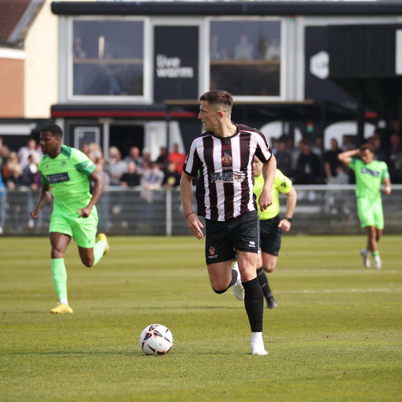 Spennymoor Town midfielder Rob Ramshaw in action against Oxford City