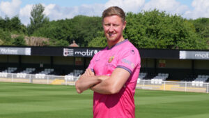 Striker Richie Bennett